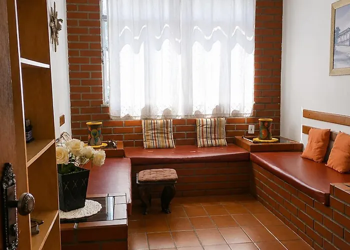 Apartamento Na Praia Do Forte - Cabo Frio-Rj - Com Estacionamento